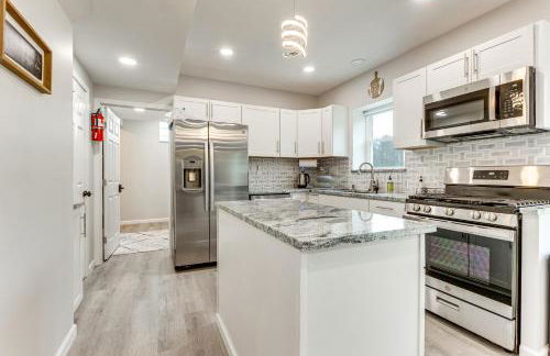 Renovated Logan Home with Pond and Fire Pit - Foto 14