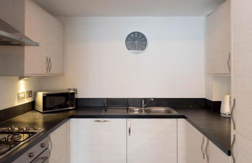 Lovely, comfortable 2-bed Braehead - free parking - Pass the Keys - Foto 31