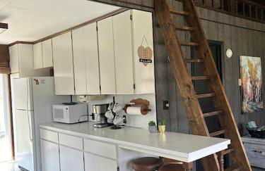 Lakeside Loft - Walk to Lighthouse County Park - Photo 7