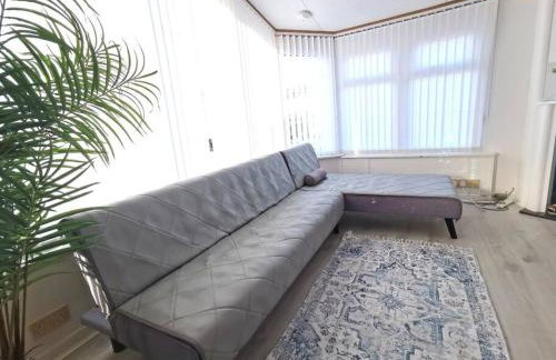 Lakes and woodlands hiking Overstone Holiday Park - Foto 3