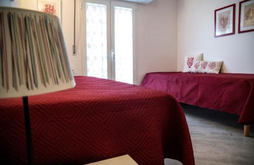 N228 - Numana, quadrilocale ristrutturato con giardino - Foto 13