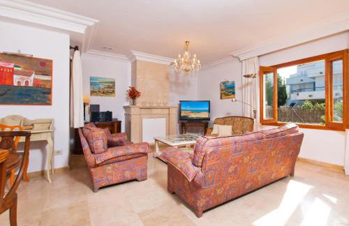 Villa Tita de Manresa, con jardines y vista mar - Foto 13