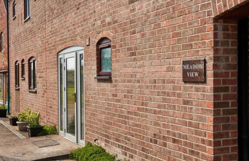 Finest Retreats - Meadow View - Photo 34