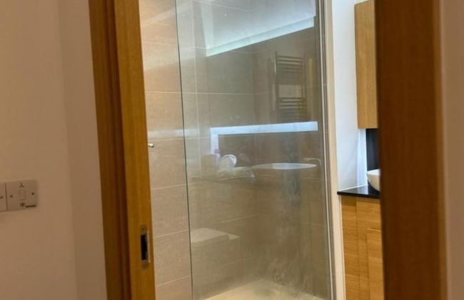 Stunning 2-bed Apartment in Dartford - Foto 18