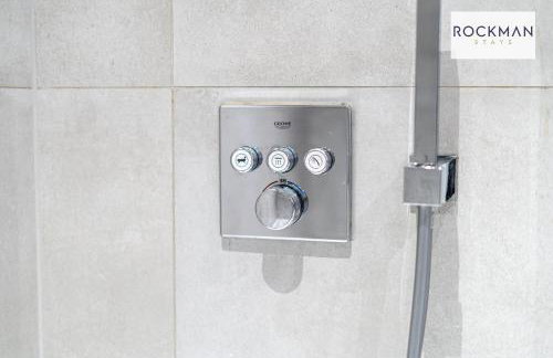 Library House Apartments - FREE PARKING - Contractor Hub - Superfast Wi-Fi - Long Term Stays - Foto 17