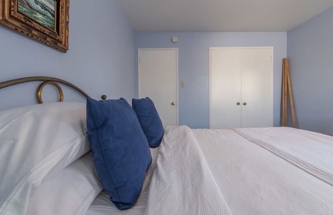 Ventura Beach Cottage - Photo 8