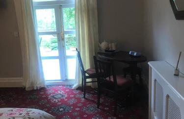 Garden Double Room with own door access and bathroom - Photo 17