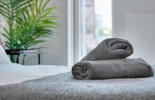 Sleek 4BR Townhouse - Rooftop - Hot Tub - Foto 12