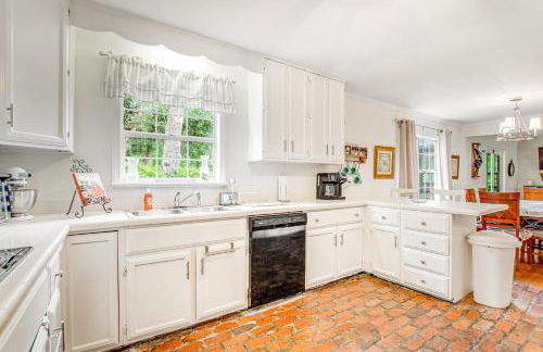 Relaxing, dog-friendly home with furnished patio, washer/dryer, WiFi, & AC - Foto 13