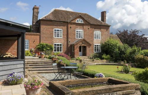 Broad Meadows Farmhouse 12 Guests - Photo 7