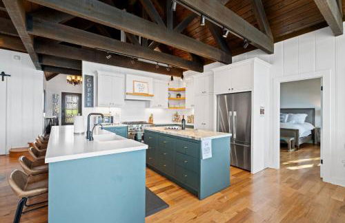 Lakefront LUXE | Pool, Spa, Jet Ski at Happy Place - Foto 26