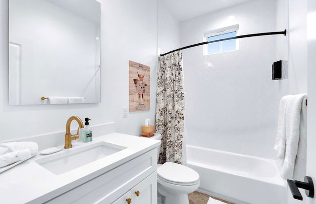 Chic Modern Farm Haus - Minutes to Everything - Foto 20