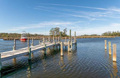 Sawyers Lodge - Historic Soundfront Home, Pool, Hot Tub, Boat Launch, Kayaks, Pets OK, Flex Stays - Foto 73