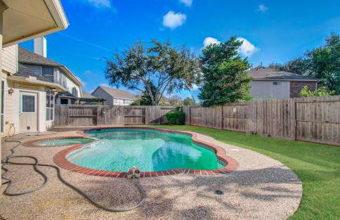 Luxury Pool Home Near Sugar Land Town Center - Photo 12