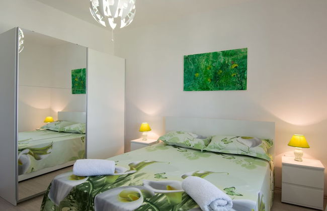 Apartment in Seget Donji Near Trogir Old Town - Photo 2