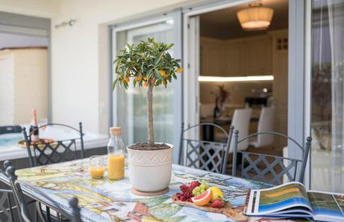 Apt GioAn Novigrad, 500m to Sea, private heated Jacuzzi, BBQ, free parking - Photo 10