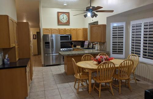 Beautiful Large Residential Home - Photo 6