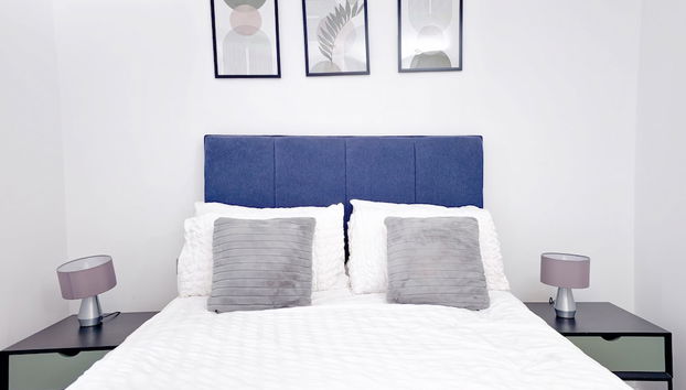 Salford - 2 Bed Apartment - Sleeps 4 - Wifi - Foto 5, Habitación