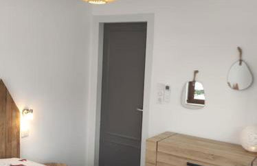 Gîte Papillon 6 à14 personnes - Jacuzzi - Foto 12