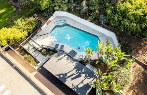 5BR Oasis with Pool, Arcade, Sauna - Photo 63