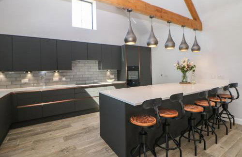 Langley Barn - Photo 10