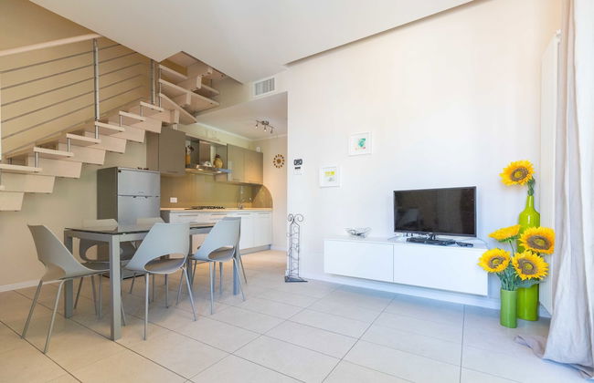 Tasso Apartments - Photo 9