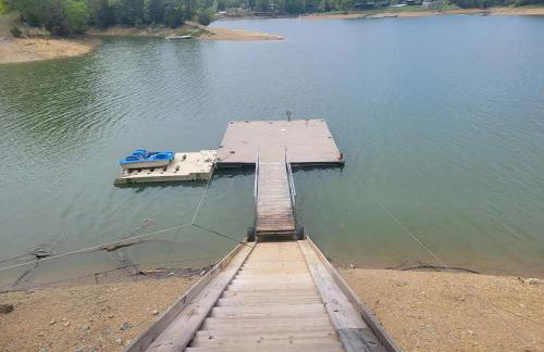 Sunset Cove Lakefront Luxury Lodge with Private Dock - Foto 32