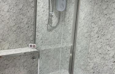 2 bed flat near Livingston North Station - Foto 27