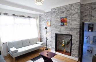 3 Bed Pet Friendly Home, With BBQ - Foto 1