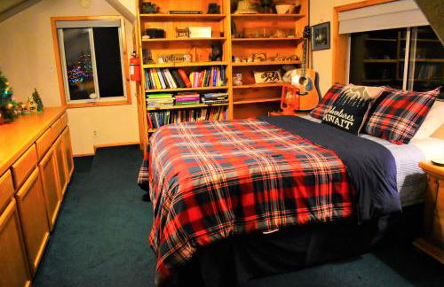 Dream Getaway-Secluded Hot Spa-Walk to Village-Walk to Pineknot Trailhead-Plus King Bed! - Foto 23