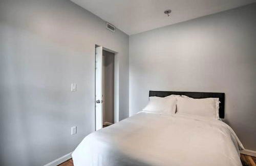 Astonishing 4BR Bright *Apt with modern amenities! - Photo 21