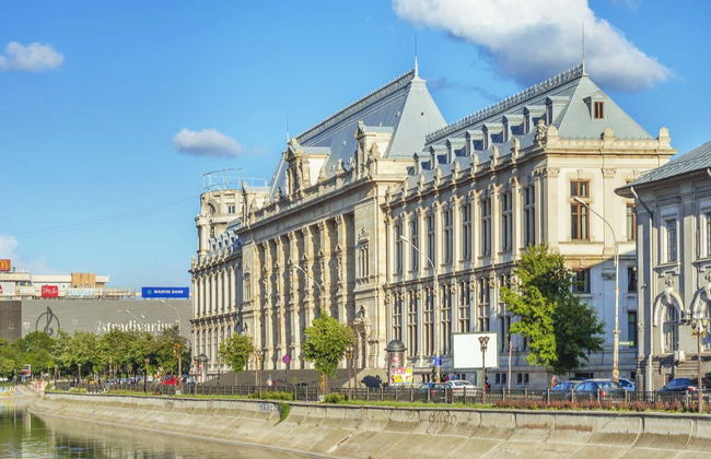 Guided Tour of Bucharest - Photo 3