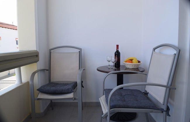 Lefteris Insta-worthy Studio With Garden View - Photo 8