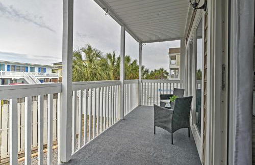 Couples Retreat with Balcony in Surfside Beach! - Foto 16