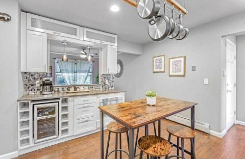 Modern Family Haven Fenced Yrd GrillFirepit - Foto 13