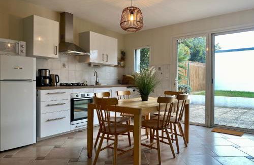 Charmante Maison au Cœur d’un Village Paludier, Proche Guérande et Plages, Terrasse et Wifi - FR-1-306-1227 - Foto 3