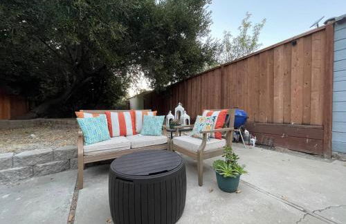 Brand New Guest Suite + Full Kitchen + Parking - Foto 16