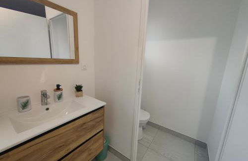 Un amour passionnel,love room,15 min du zoo,balnéo XL privatisée et disponible toute l'année ,piscine couverte et chauffée d'avril à fin septembre à partager avec d'autres logements et elle est privatisée de 20h à 22h - Foto 14