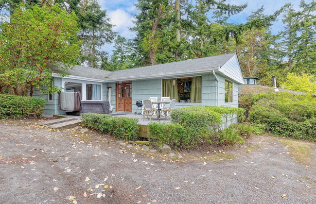 Cove Cottage by Avantstay Waterfront Views + Spa - Photo 29