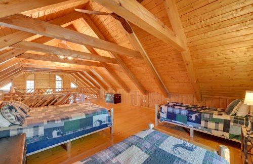 Athol Cabin with Deck and Fire Pit, 10 Mi to Lake - Foto 26