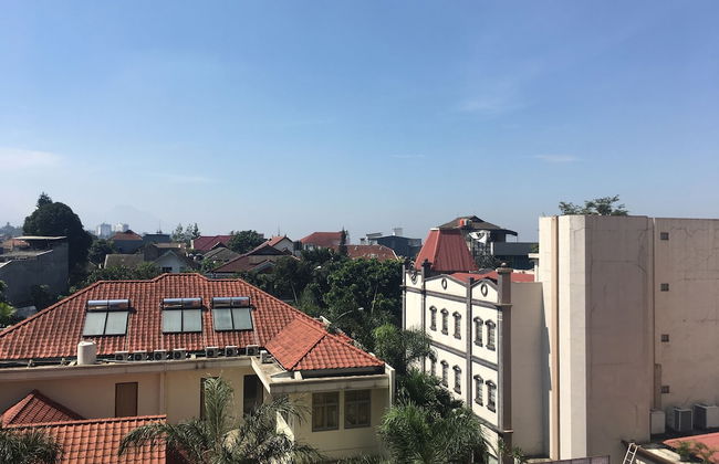 Homey 2Br At Majesty Apartment - Photo 19