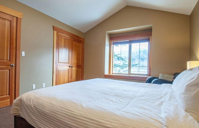 Pinnacle Ridge Chalets by Fernie Lodging - Photo 57