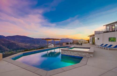 Serene Resort-Style Escape - Perfect for Families - Photo 1