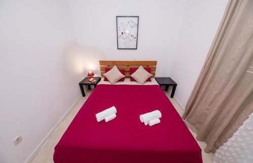 Apartments by the Beach with Pool and Lounge Beds - Miral Apartments - Foto 47