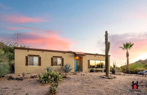 Sonoran Desert Getaway with Cowboy Tub - Photo 31