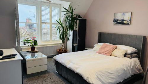 Penthouse Suite, Sea View, Close to Shops, Beach and Train - Foto 5