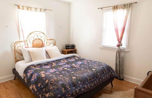 Ode to the '70's creative private home with pool - Foto 17