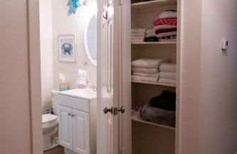 Madrona's Guesthouse- Convenient location, pet friendly - Foto 17