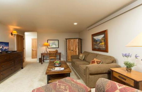 2502 Pitchfork - Photo 1