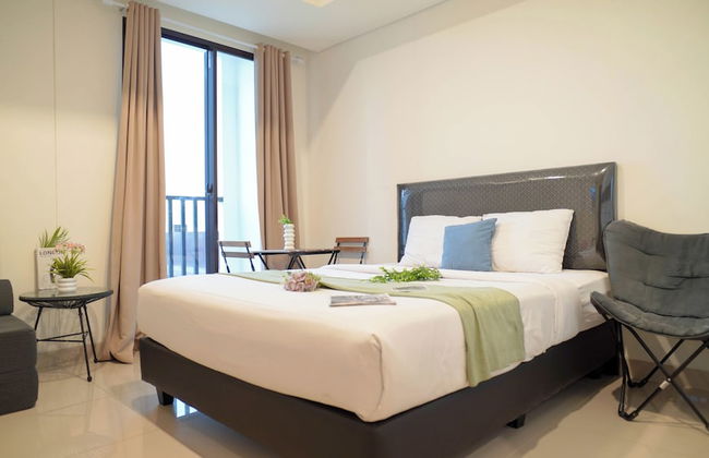 Spacious And Homey Studio At Cleon Park Apartment - Foto 1